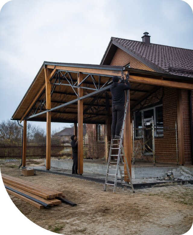 Пристройка навеса к дому и участку в Краснотурьинске под ключ